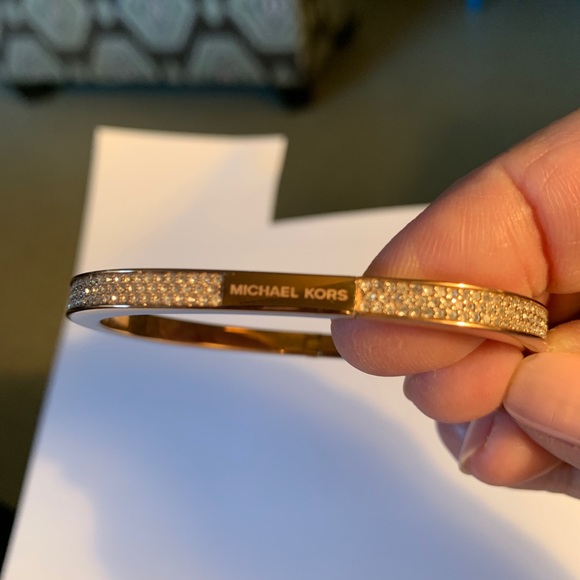 Micheal Kors gold tone bracelet #34 - Picture 1 of 7